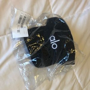 Alo Yoga “Off Duty Cap” / still in package
